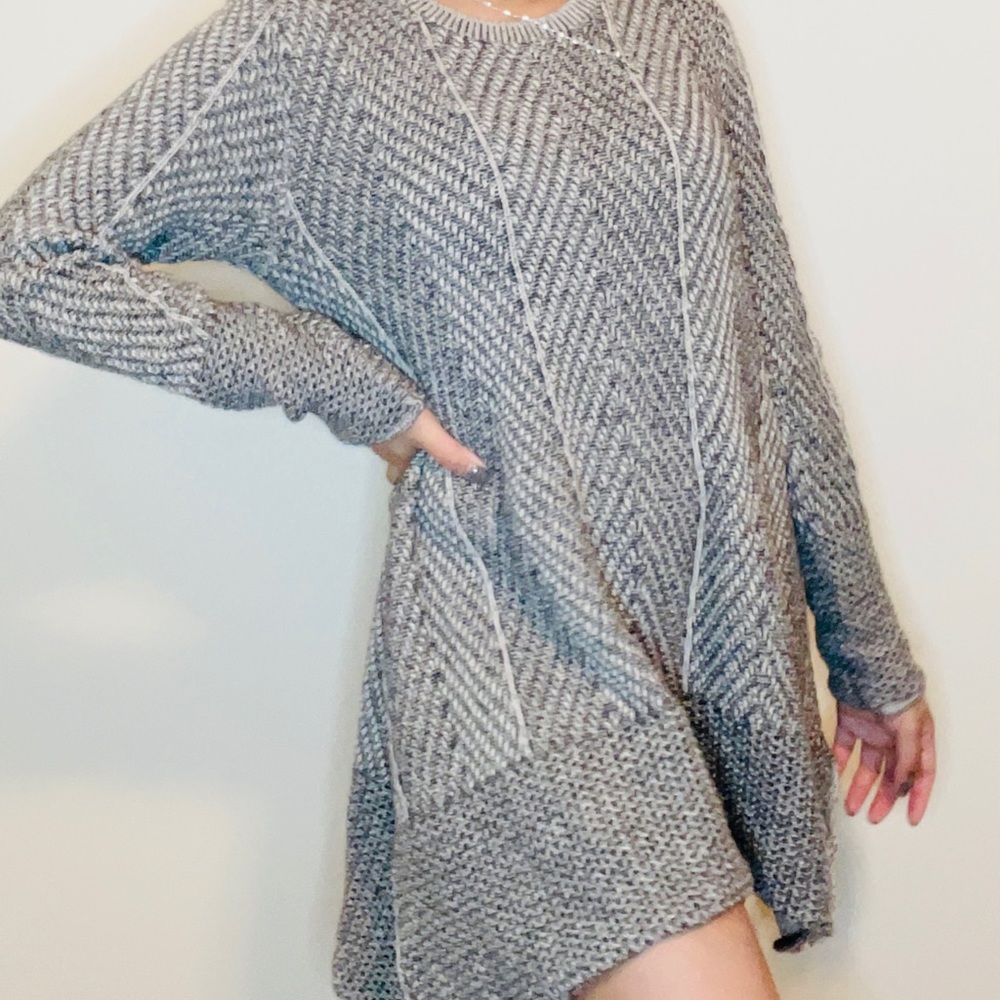 Sweater - Picture 2 of 5